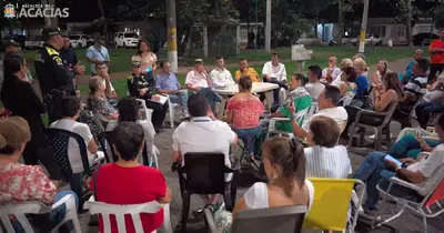 Alcalde Carlos Plata escucha a la comunidad del barrio El Retorno