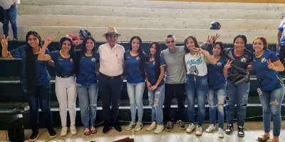 El equipo de  fútbol sala femenino de la Institución Educativa Juan Rozo, se coronó campeón.