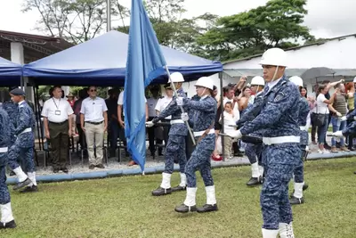 110 auxiliares del cuerpo de custodia juraron bandera