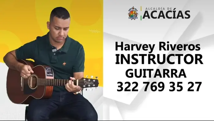 Aprenda a tocar la guitarra con el maestro Harvey Riveros