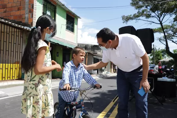 Alcalde entrega vías pavimentadas en el barrio Nuevo Horizonte